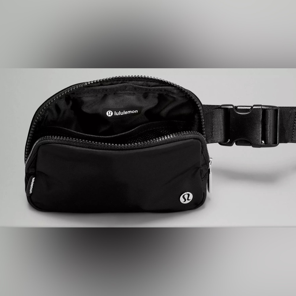 Lululemon Everywhere Belt Bag - Picture 4 of 6